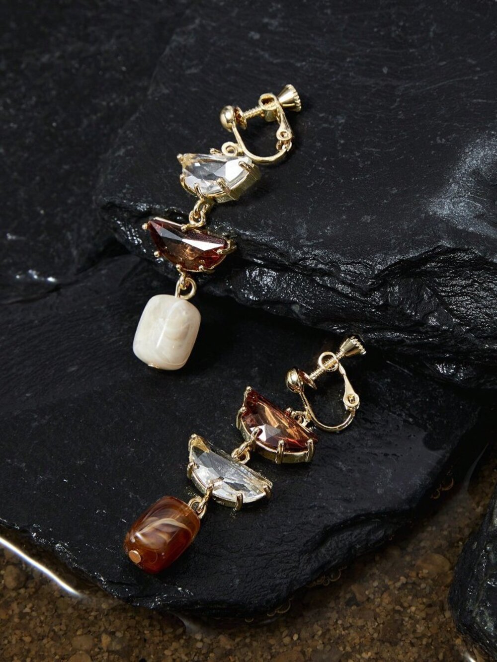 Multicolor Elegant Women's Dangle Earrings with Pearl Crystal Design - Picture 2 of 5